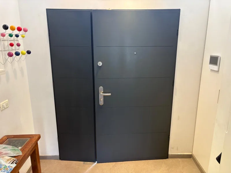 דלת כניסה מבפנים